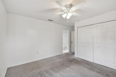 House in Tampa, Florida 3 bedrooms, 102.38 sq.m. № 1379204 - photo 29