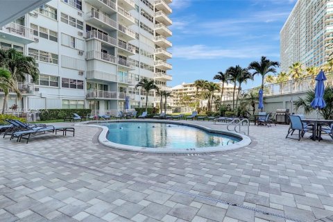 Condominio en venta en Fort Lauderdale, Florida, 1 dormitorio, 74.79 m2 № 1209565 - foto 22