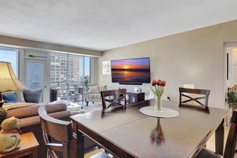 Condo in Fort Lauderdale, Florida, 1 bedroom  № 1209565 - photo 10