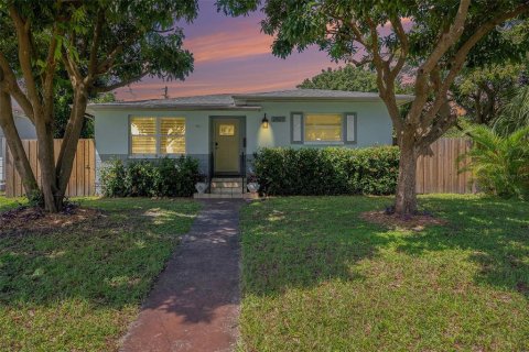 Casa en venta en Saint Petersburg, Florida, 3 dormitorios, 154.4 m2 № 1343991 - foto 3