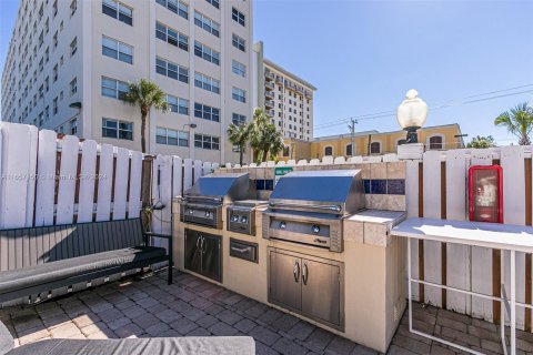 Condominio en alquiler en Fort Lauderdale, Florida, 1 dormitorio, 66.89 m2 № 1357154 - foto 17