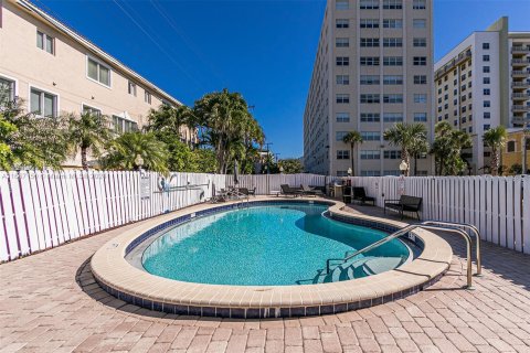 Condominio en alquiler en Fort Lauderdale, Florida, 1 dormitorio, 66.89 m2 № 1357154 - foto 18