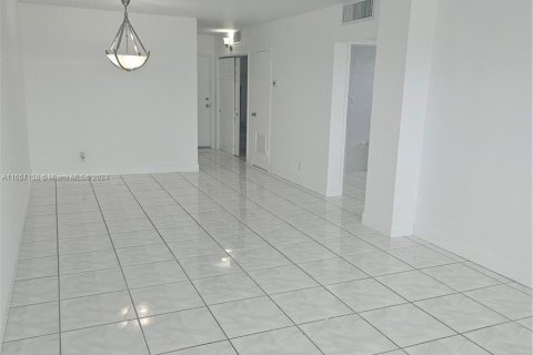 Condo in Fort Lauderdale, Florida, 1 bedroom  № 1357154 - photo 7