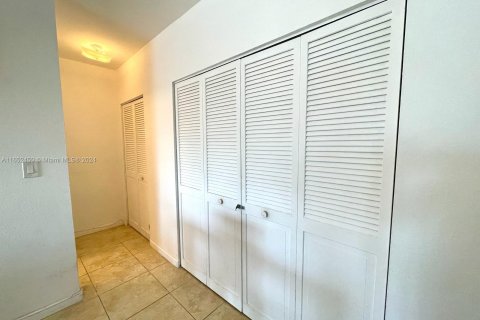 Condo in Sunny Isles Beach, Florida, 1 bedroom  № 1348108 - photo 4