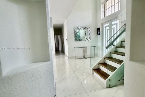 House in Pembroke Pines, Florida 5 bedrooms, 323.86 sq.m. № 1332095 - photo 6