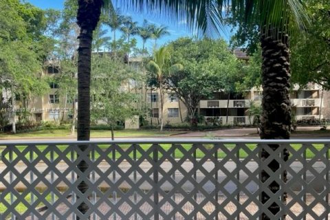 Copropriété à vendre à North Miami, Floride: 1 chambre, 62.52 m2 № 1331835 - photo 2