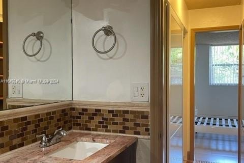 Condo in North Miami, Florida, 1 bedroom  № 1331835 - photo 10