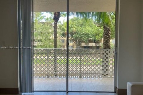 Copropriété à vendre à North Miami, Floride: 1 chambre, 62.52 m2 № 1331835 - photo 3