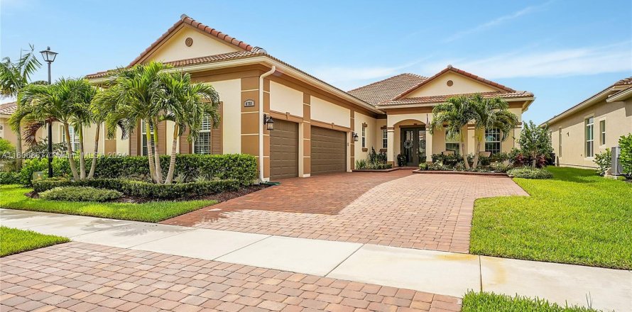 Villa ou maison à Port St. Lucie, Floride 3 chambres, 256.22 m2 № 1228043