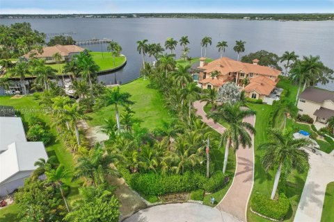 Casa en venta en Stuart, Florida, 4 dormitorios, 421.4 m2 № 1325404 - foto 16