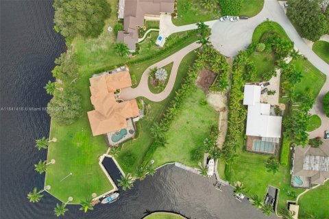 Casa en venta en Stuart, Florida, 4 dormitorios, 421.4 m2 № 1325404 - foto 10