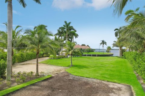 Casa en venta en Stuart, Florida, 4 dormitorios, 421.4 m2 № 1325404 - foto 13