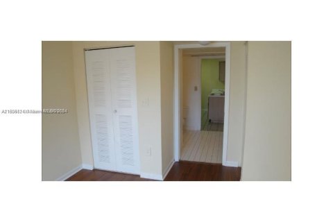 Condominio en venta en Oakland Park, Florida, 1 dormitorio, 80.08 m2 № 1225432 - foto 4