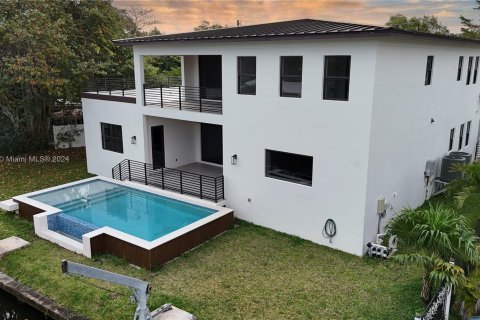 Casa en venta en Fort Lauderdale, Florida, 5 dormitorios, 390.47 m2 № 1073330 - foto 30