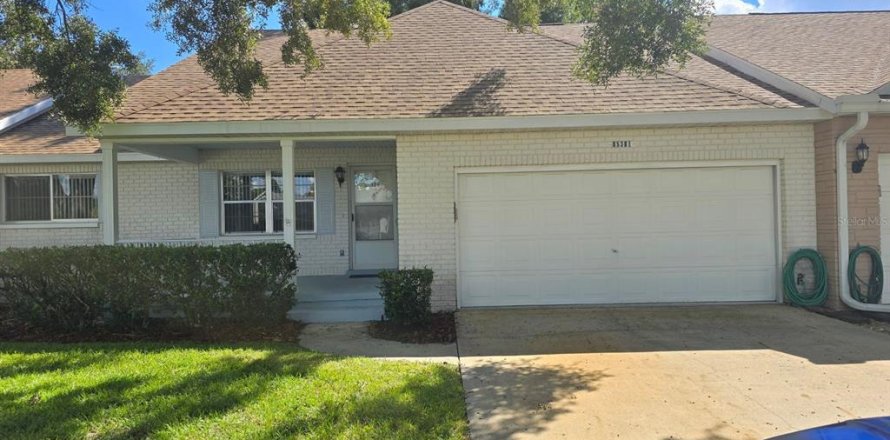 House in Ocala, Florida 2 bedrooms, 154.68 sq.m. № 1392505