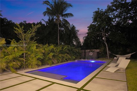 Casa en venta en Miami, Florida, 4 dormitorios, 303.42 m2 № 1440142 - foto 22