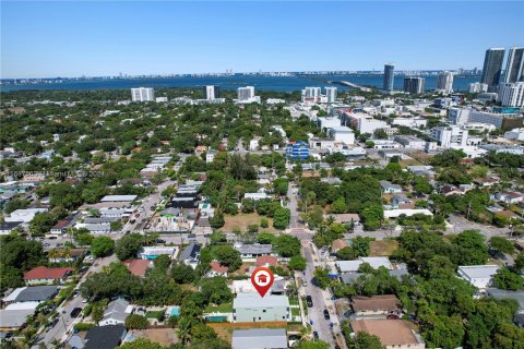 Casa en venta en Miami, Florida, 4 dormitorios, 303.42 m2 № 1440142 - foto 12