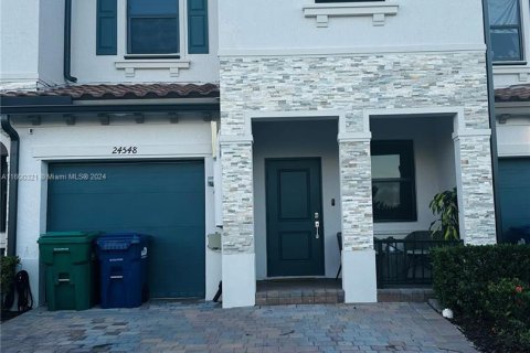 Townhouse in Homestead, Florida 4 bedrooms, 169.08 sq.m. № 1216923 - photo 1