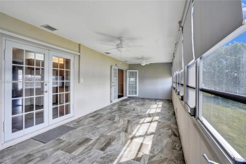 Casa en venta en Tamarac, Florida, 2 dormitorios, 147.44 m2 № 1058072 - foto 18