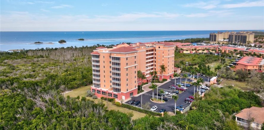 Condominio en Punta Gorda, Florida, 2 dormitorios  № 1247331