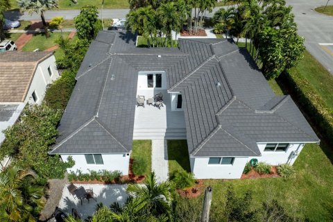 Купить виллу или дом в Майами-Спрингс, Флорида 4 спальни, № 1040303 - фото 30