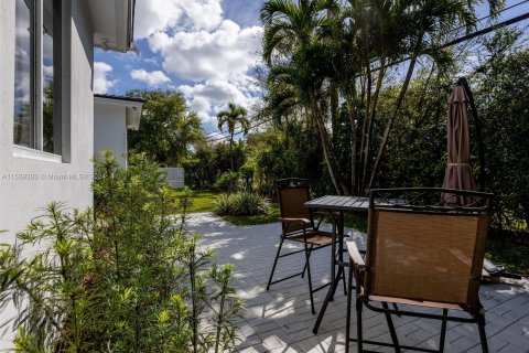 Villa ou maison à vendre à Miami Springs, Floride: 4 chambres № 1040303 - photo 25
