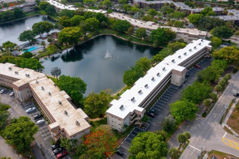 Condo in Lauderdale Lakes, Florida, 2 bedrooms  № 1226005 - photo 14