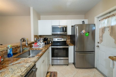 Condo in Lauderdale Lakes, Florida, 2 bedrooms  № 1226005 - photo 30