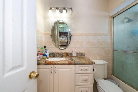 Condo in Lauderdale Lakes, Florida, 2 bedrooms  № 1226005 - photo 17