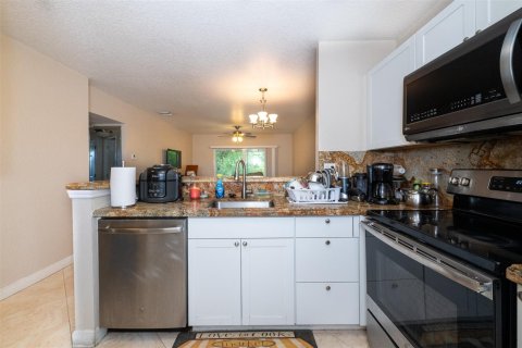 Condo in Lauderdale Lakes, Florida, 2 bedrooms  № 1226005 - photo 29