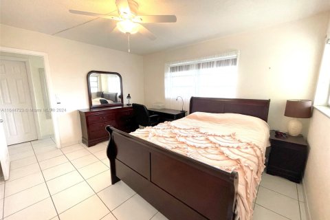 Condo in Miami, Florida, 1 bedroom  № 1328259 - photo 5