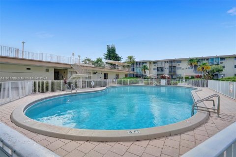 Condo in Miami, Florida, 1 bedroom  № 1328259 - photo 9