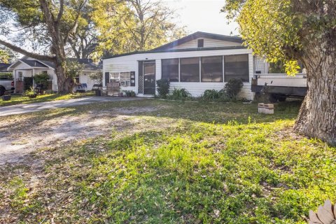 Villa ou maison à vendre à Zephyrhills, Floride: 2 chambres, 71.35 m2 № 1301885 - photo 1