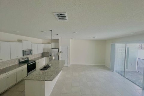 Adosado en venta en Davenport, Florida, 5 dormitorios, 212.1 m2 № 1301886 - foto 5