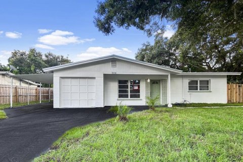 House in Sarasota, Florida 3 bedrooms, 132.29 sq.m. № 1380897 - photo 1