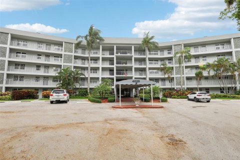 Copropriété à vendre à Pompano Beach, Floride: 3 chambres, 129.13 m2 № 1236340 - photo 3