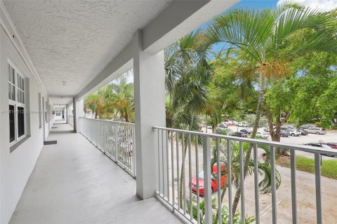 Copropriété à vendre à Pompano Beach, Floride: 3 chambres, 129.13 m2 № 1236340 - photo 25