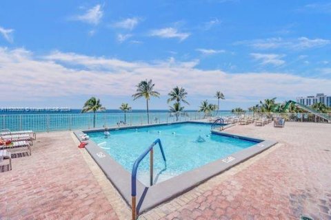 Condominio en venta en Hollywood, Florida, 1 dormitorio, 75.44 m2 № 1019421 - foto 20