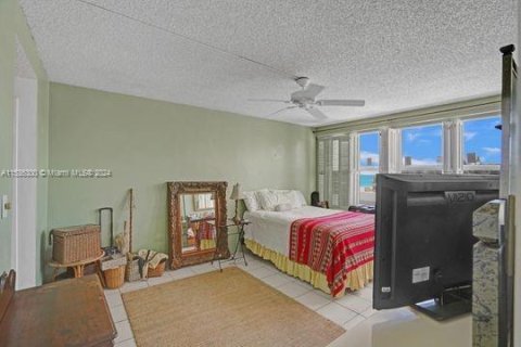 Copropriété à vendre à Hollywood, Floride: 1 chambre, 75.44 m2 № 1019421 - photo 8