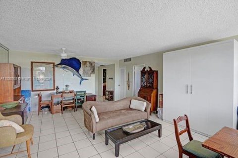 Copropriété à vendre à Hollywood, Floride: 1 chambre, 75.44 m2 № 1019421 - photo 2