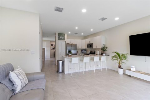 Villa ou maison à vendre à Hialeah, Floride: 3 chambres, 143.07 m2 № 1306350 - photo 12