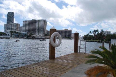 Copropriété à vendre à Hallandale Beach, Floride: 2 chambres, 116.13 m2 № 1306351 - photo 4