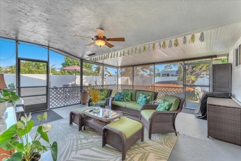 Villa ou maison à vendre à Hallandale Beach, Floride: 3 chambres, 138.61 m2 № 1081356 - photo 17