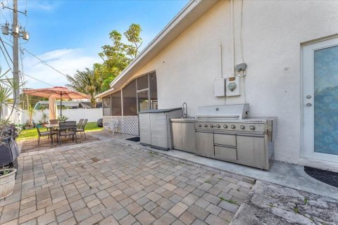 Villa ou maison à vendre à Hallandale Beach, Floride: 3 chambres, 138.61 m2 № 1081356 - photo 13