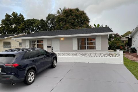 Casa en venta en Tamarac, Florida, 2 dormitorios, 80.27 m2 № 1049159 - foto 3