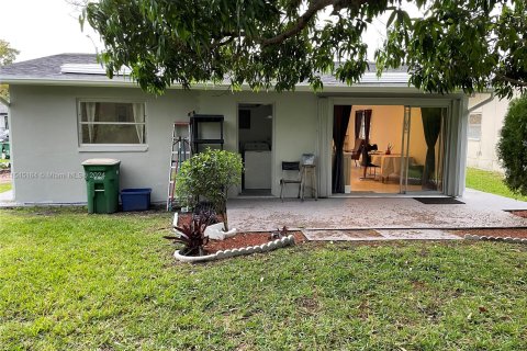 Casa en venta en Tamarac, Florida, 2 dormitorios, 80.27 m2 № 1049159 - foto 15