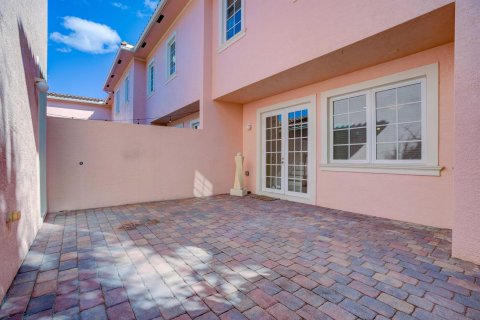 Townhouse in Jupiter, Florida 3 bedrooms, 196.58 sq.m. № 1043202 - photo 11