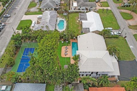 Casa en venta en Fort Lauderdale, Florida, 6 dormitorios, 335.56 m2 № 1239452 - foto 1