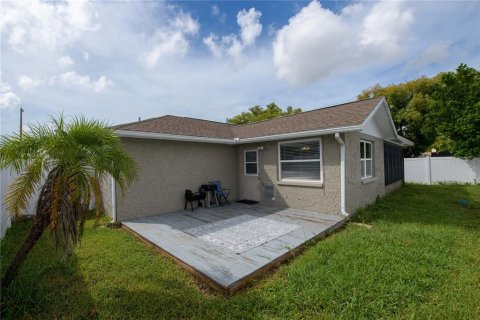 House in Port Richey, Florida 2 bedrooms, 124.49 sq.m. № 1388383 - photo 28