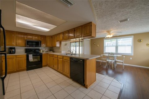 Villa ou maison à vendre à Port Richey, Floride: 2 chambres, 124.49 m2 № 1388383 - photo 16